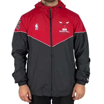 Jaqueta New Era Corta Vento Chicago Bulls Club House Preto/Vermelho