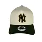 Boné New Era 940AF Q126 Metallic New York Yankees Off White